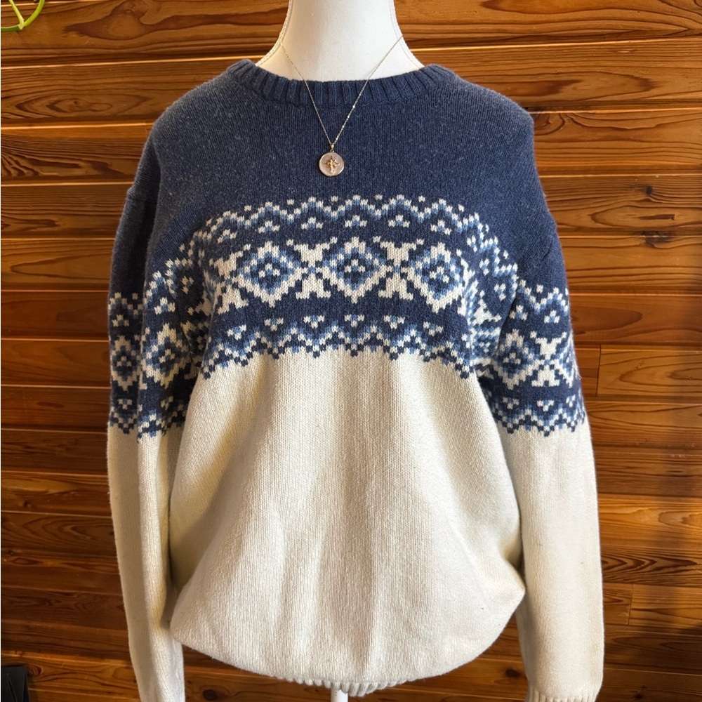 Old Navy Navy Blue and Cream Patterned Sweater